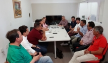 Lucélio Cartaxo dialoga e recebe apoio de mais oito prefeitos