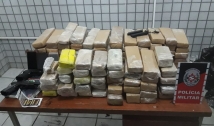 Polícia apreende 40 quilos de drogas em ônibus de turismo na PB; três pessoas foram presas