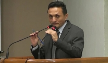 Jornal destaca 'silêncio' de vereador cajazeirense, ex-líder do governo na Câmara