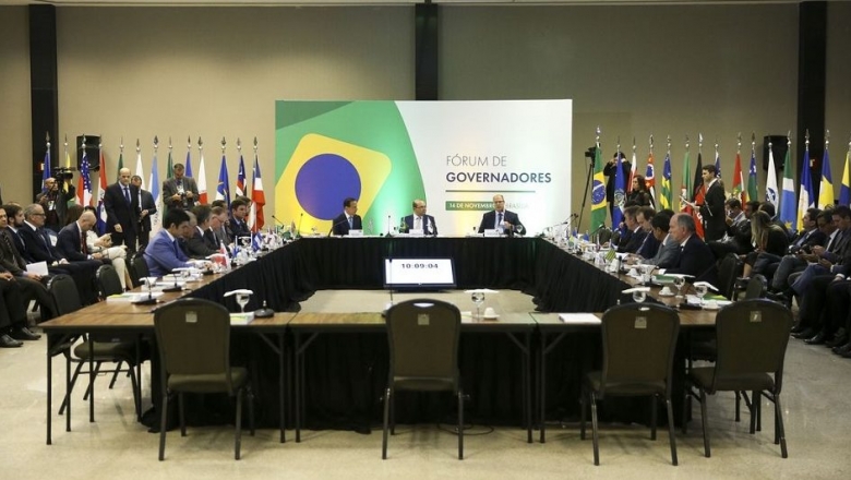 Governadores pedem diálogo e convidam Bolsonaro para reunião