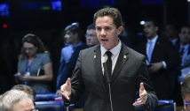 Senador Veneziano Vital repudia atitude de Bolsonaro convocando população para ato contra a democracia