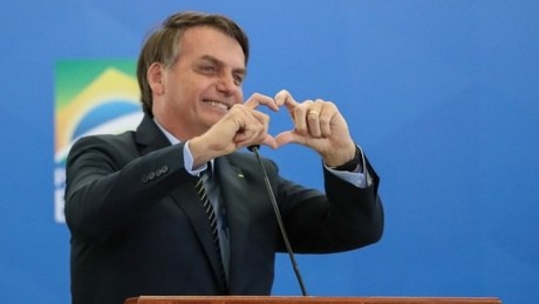 Bolsonaro promete R$ 85 bi para fortalecer Estados e municípios