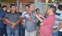 Prefeito de Cajazeiras assina MP proibindo corte do fornecimento de energia, água e internet; entenda 