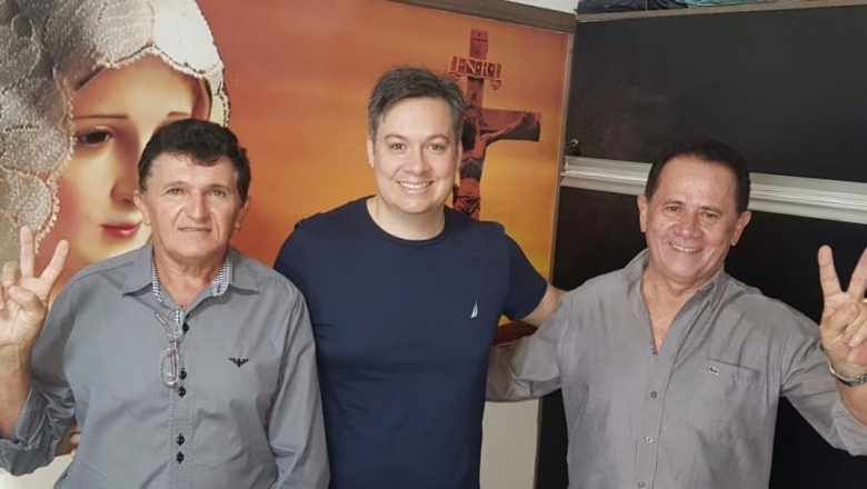 Zé Almeida recebe apoio de Júnior Araújo e fortalece grupo de oposição em Poço Dantas