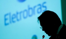 Bolsonaro exclui Eletrobras de programa de privatização