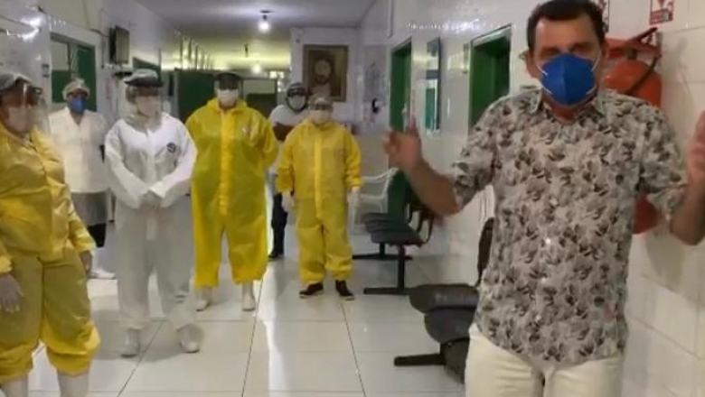 Prefeito de São José Piranhas visita Hospital Municipal para agradecer empenho dos profissionais de saúde