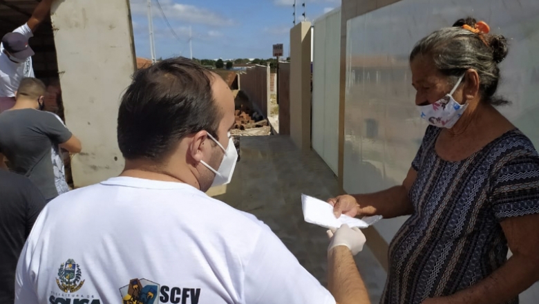 Em parceria com o Governo do Estado, Prefeitura de Sousa realiza entrega de máscaras de proteção facial