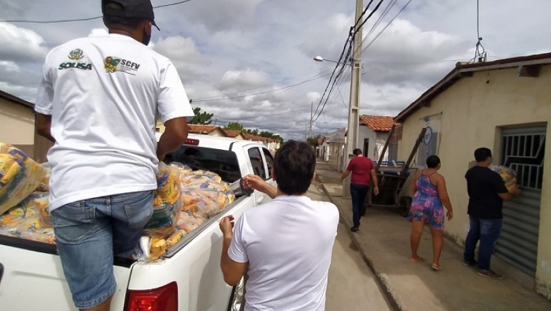 Em mais uma etapa, prefeito Fábio Tyrone determina entrega cestas básica em diversas comunidades