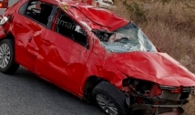 Acidente de carro mata bebê de 5 meses e mãe no Vale do Piancó; pai estava dirigindo veículo