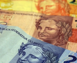Projetos aumentam salário mínimo para R$ 1.067 e quase 20% nos recursos para o Bolsa Família