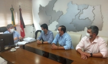 João Azevêdo se reúne com prefeito de Uiraúna e o candidato a prefeito Itamar Moreira de Poço Dantas
