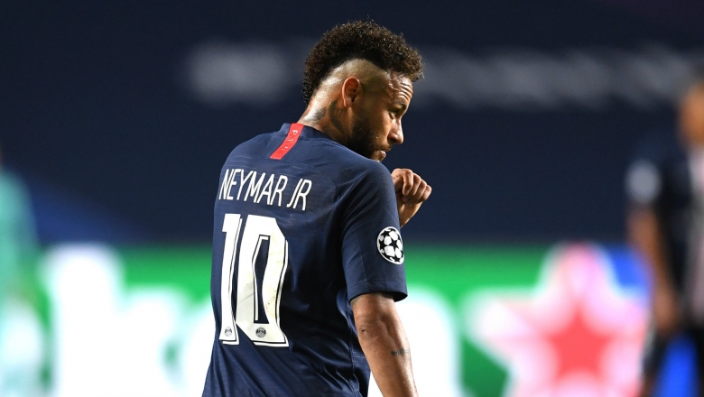 Após férias em Ibiza, jornal diz que Neymar está com covid-19