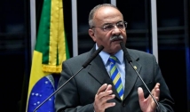 PF acha dinheiro entre as nádegas de vice-líder de Bolsonaro no Senado   