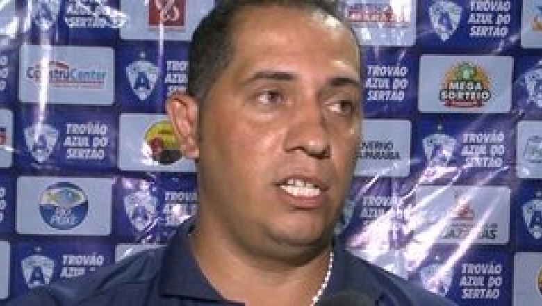 Atlético de Cajazeiras demite técnico Ederson Araújo