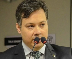 Júnior Araújo cobra do MEC e bancada federal adiamento do Enem devido a pandemia
