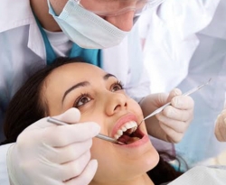 Falta de higiene bucal pode causar AVC e Infarto; especialista dá dicas de como manter a saúde dos dentes e gengivas