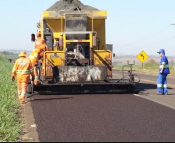 Jr. Araújo inspeciona obras da rodovia PB-395 em Santa Helena