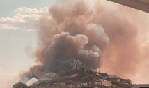 Incêndio destrói parte de vegetação do Morro do Cristo Rei em Cajazeiras; assista vídeo