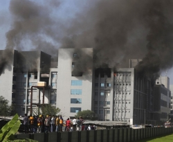 Incêndio atinge uma das fábricas da Serum, instituto indiano de vacina
