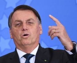 Bolsonaro diz que leite condensado é para ‘enfiar no rabo da imprensa’