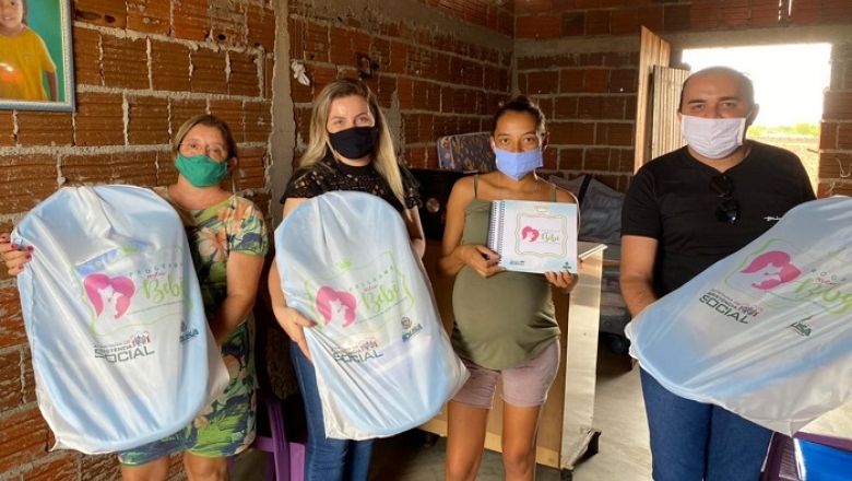 Prefeitura de Sousa conclui mais uma etapa do Programa Meu Bebê com entrega de enxovais; mamãe grávida de trigêmeos foi beneficiada
