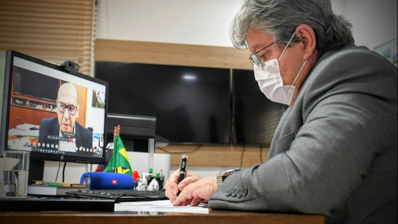 Após reunião com Ministro da Saúde, João Azevêdo prevê vacinação dos grupos prioritários até maio 
