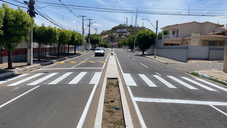  Prefeitura intensifica trabalho de sinalização e melhoramentos de avenidas em Cajazeiras