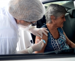 Cajazeiras intensifica vacinação para idosos de 70 a 74 anos e recebe 135 doses para quem tem 69 anos
