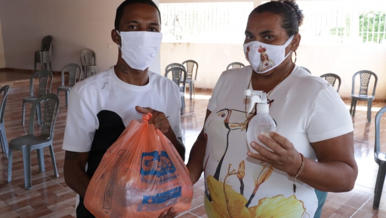 Cajazeiras Solidária II: cestas básicas começam a ser entregues às famílias carentes