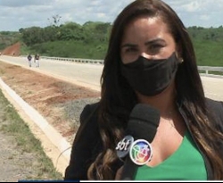 Repórter chamada de ‘idiota’ por Bolsonaro rebate: “Postura inadmissível”