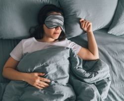 Dormir menos de 6 horas por noite aumenta o risco de demência em 30%, diz estudo