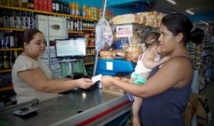 Governo da Paraíba prorroga reajuste emergencial do Cartão Alimentação; 52 mil famílias são beneficiadas