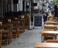 Três prefeitos paraibanos mandam fechar bares e restaurantes; confira