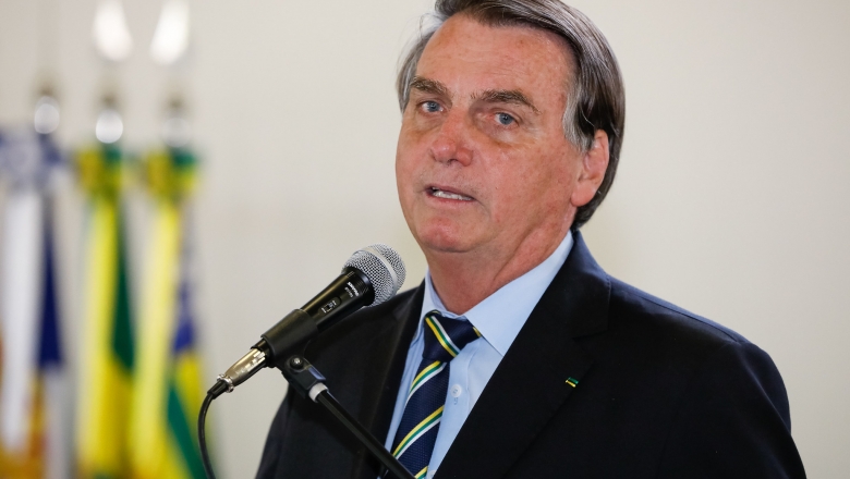 Bolsonaro quer desobrigar máscara para vacinados e quem já teve Covid-19