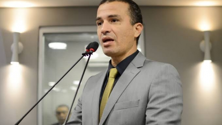 Apagado e único representante de Patos na ALPB, Dr. Érico pensa em desistir de reeleição - por Gilberto Lira