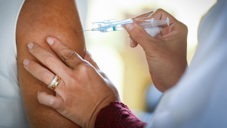 Vacinação reduz ocupação de UTIs nos estados para menos de 90%, diz Fiocruz