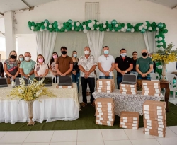 Em São José de Piranhas, professores da rede municipal recebem notebooks 