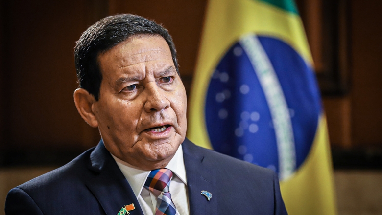 Mourão sobre crítica de Bolsonaro: "Sem comentários"