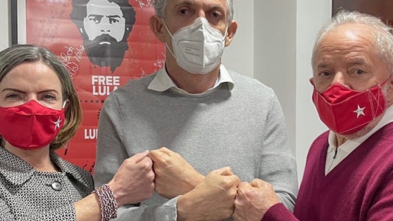 RC posta foto ao lado de Lula e Gleisi Hoffmann: "Seguimos juntos por Democracia, Trabalho e Saúde para o nosso povo"