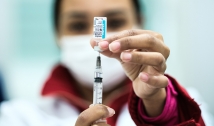 Paraíba recebe mais de 53 mil novas doses de vacina contra covid-19 nesta segunda e terça-feira