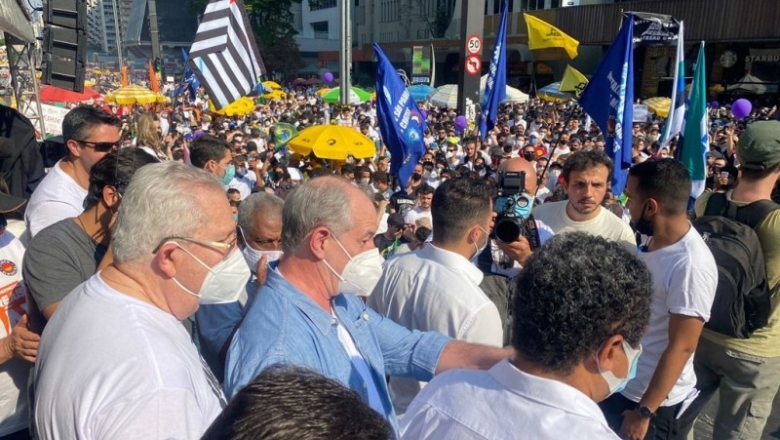 Ato contra Bolsonaro reúne Ciro Gomes, Doria e Mandetta 