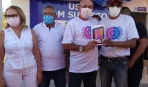 Em Cachoeira dos Índios, prefeito inaugura novo posto de saúde, entrega tablets e ambulância 
