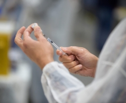Saúde distribui 97 mil doses de vacina contra covid-19 para garantir mais um Dia D nesta quarta-feira