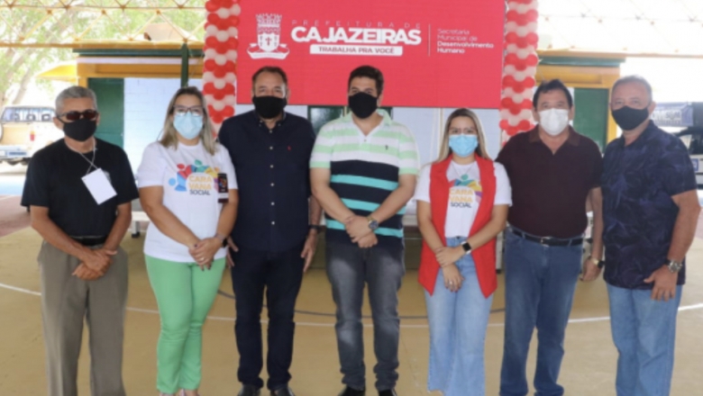Parceria com a sociedade: Prefeitura de Cajazeiras entrega cestas básicas da campanha Natal de Partilha