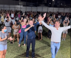 Dia Internacional da Mulher: prefeitura de São José de Piranhas realiza jantar, show e entrega 2 mil cestas básicas