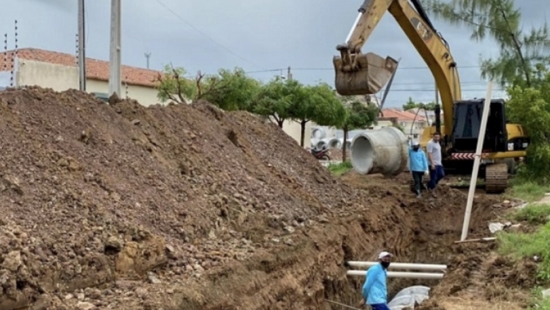 Prefeitura de Sousa investe R$ 1,6 mi em obra de saneamento para solucionar problema ocasionado pelo Canal da Bimbarra