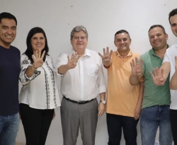 Prefeito do PDT e vereadores do PSDB rompem com Pedro e apoiam João