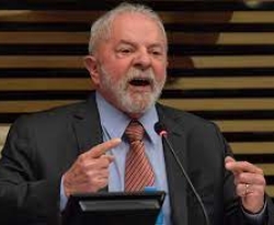 TSE suspende propaganda em que Bolsonaro associa Lula a ladrões