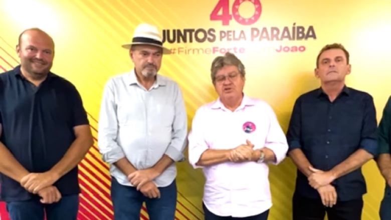 Em vídeo, João Azevêdo anuncia apoio de Jeová Campos; deputado diz que segue orientação do PT