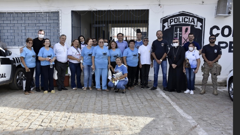 Pastoral Carcerária celebra Natal com detentos de Sousa; Bispo participa 